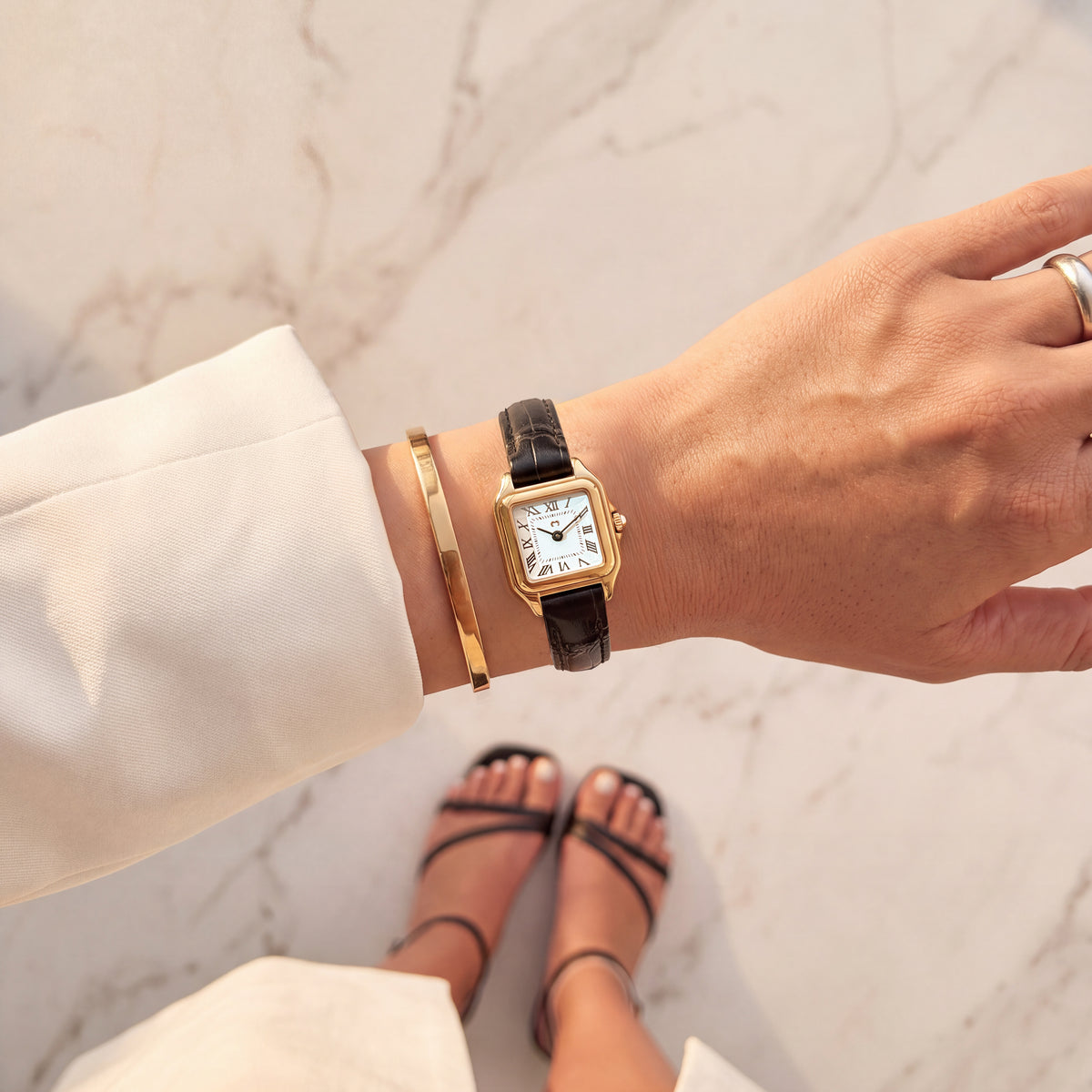 Europe Black LEATHER Watch ~ Gold-White