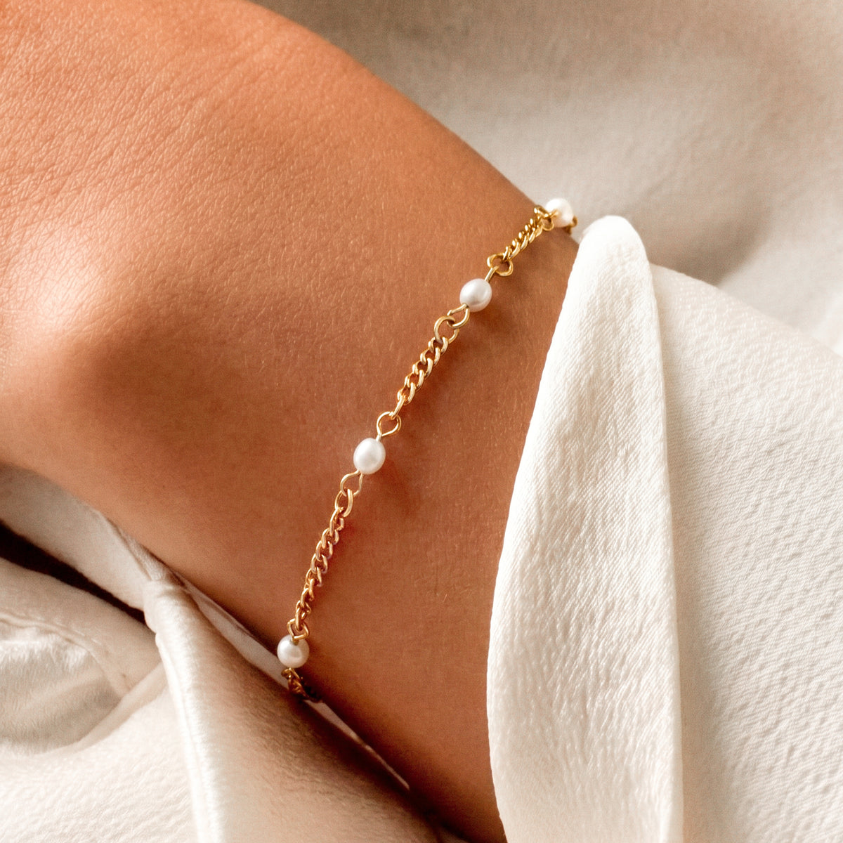 Small White Pearls Bracelet