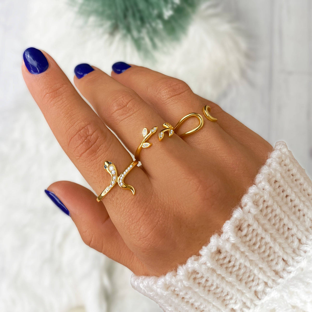 Shiny Leaves Ring