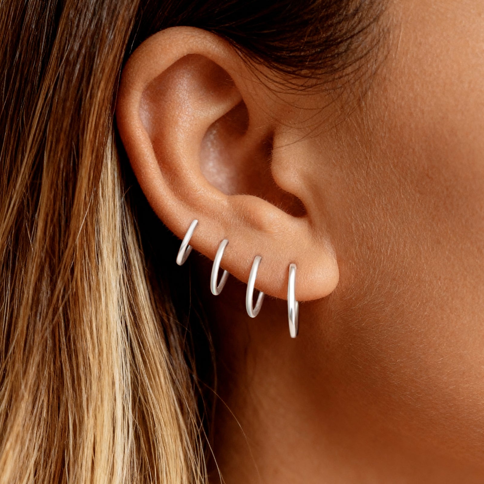 Simple Hoops Earrings - SophiaJewels