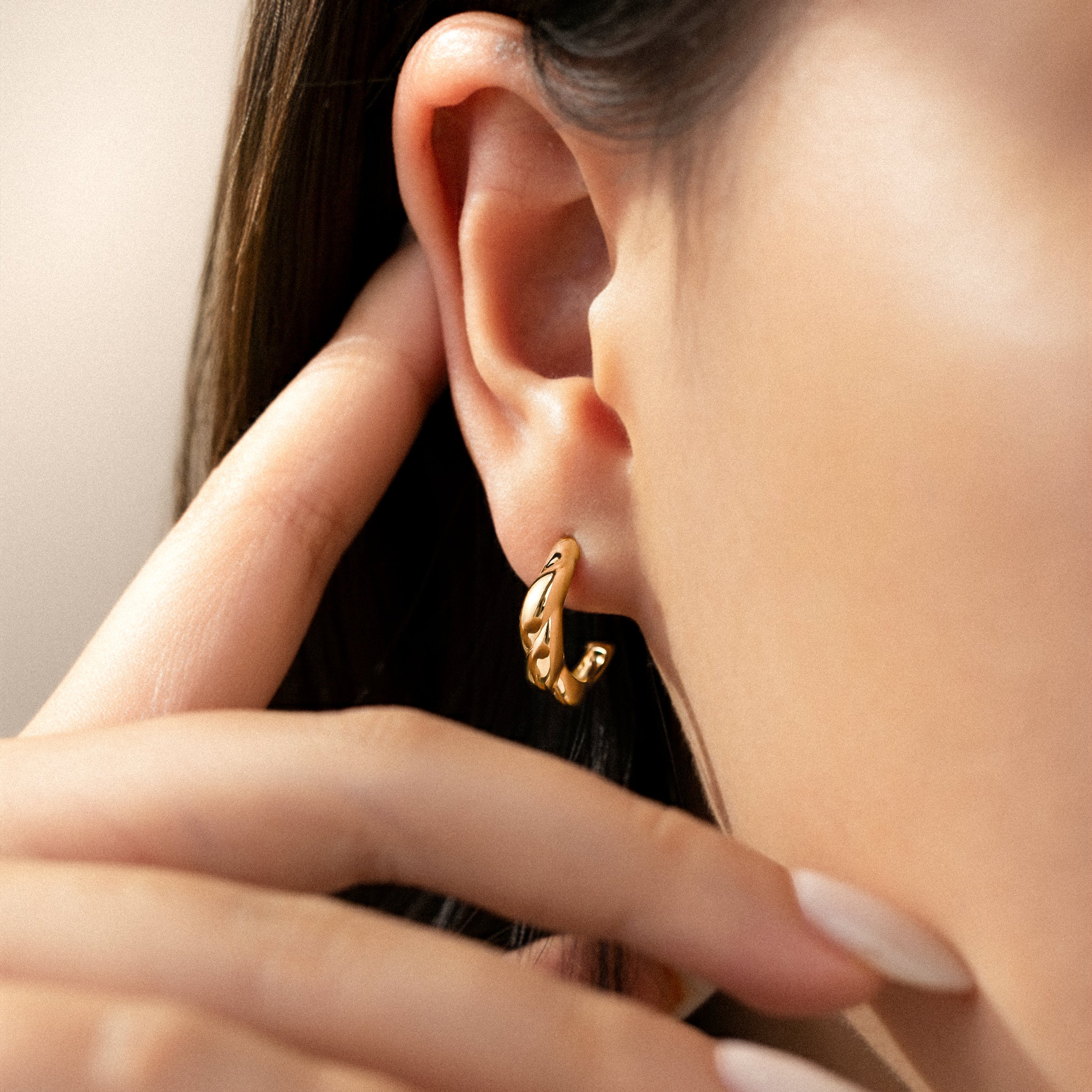 Half Ring Relief Earrings