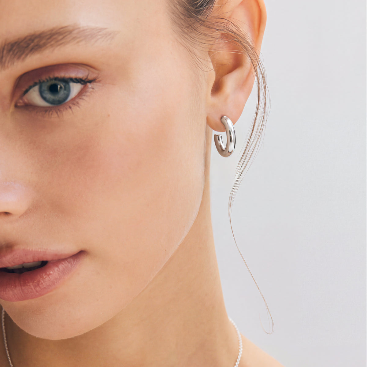Half Ring Thick Earrings