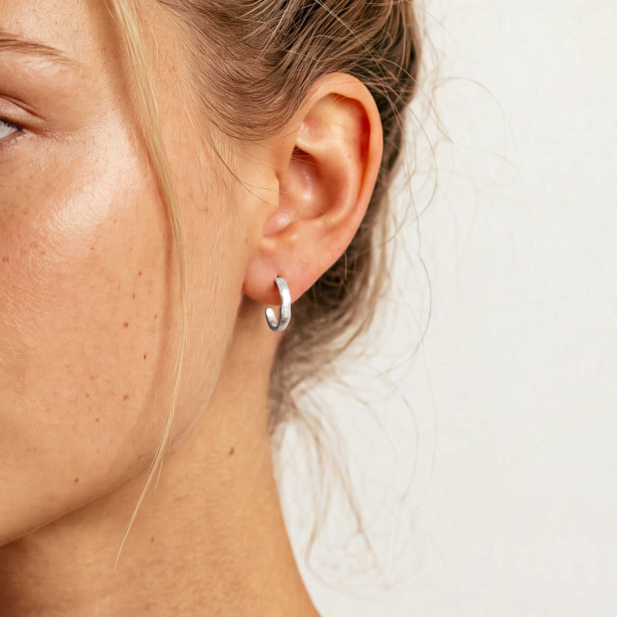 Half Ring Curvature Earrings