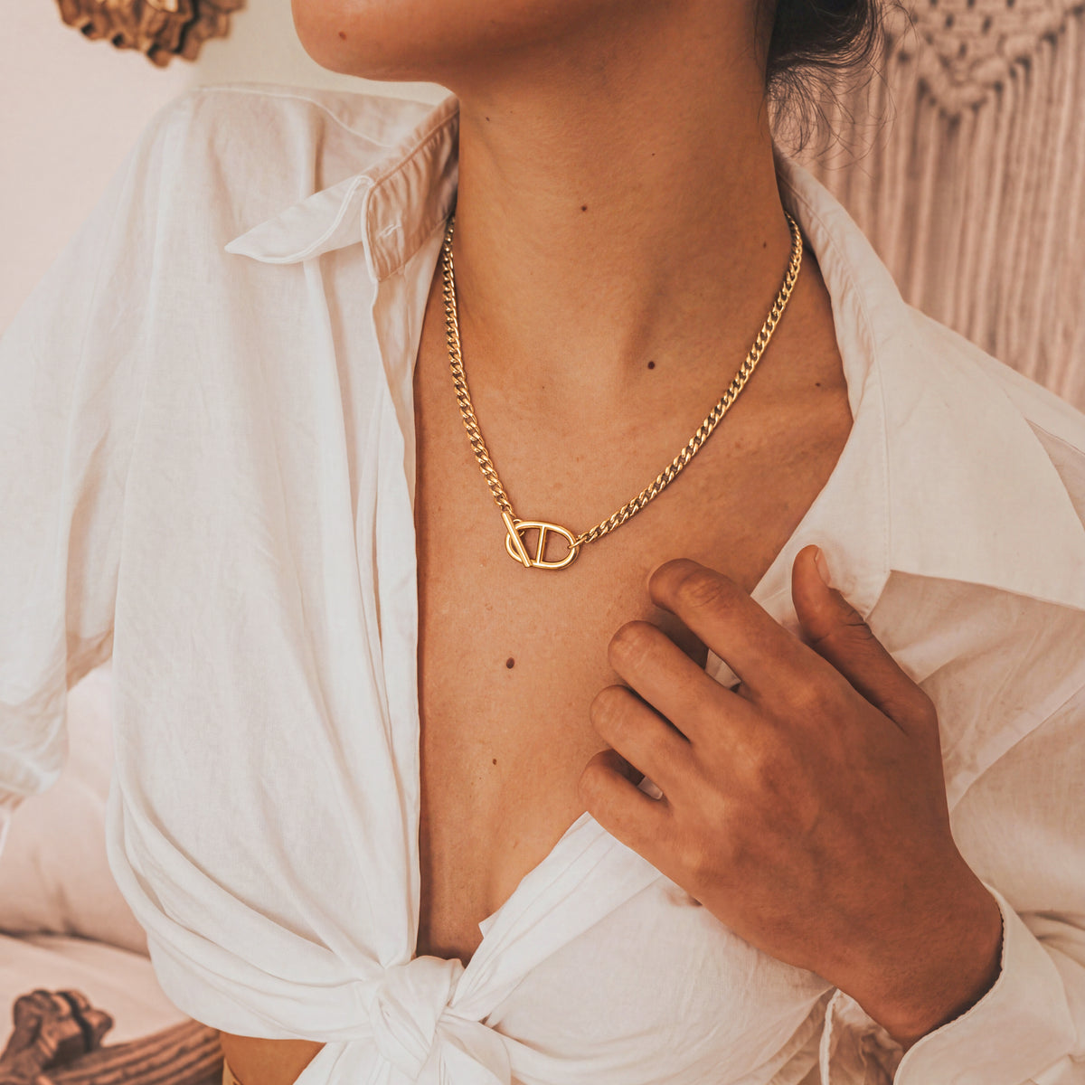 Front-Fastening Necklace