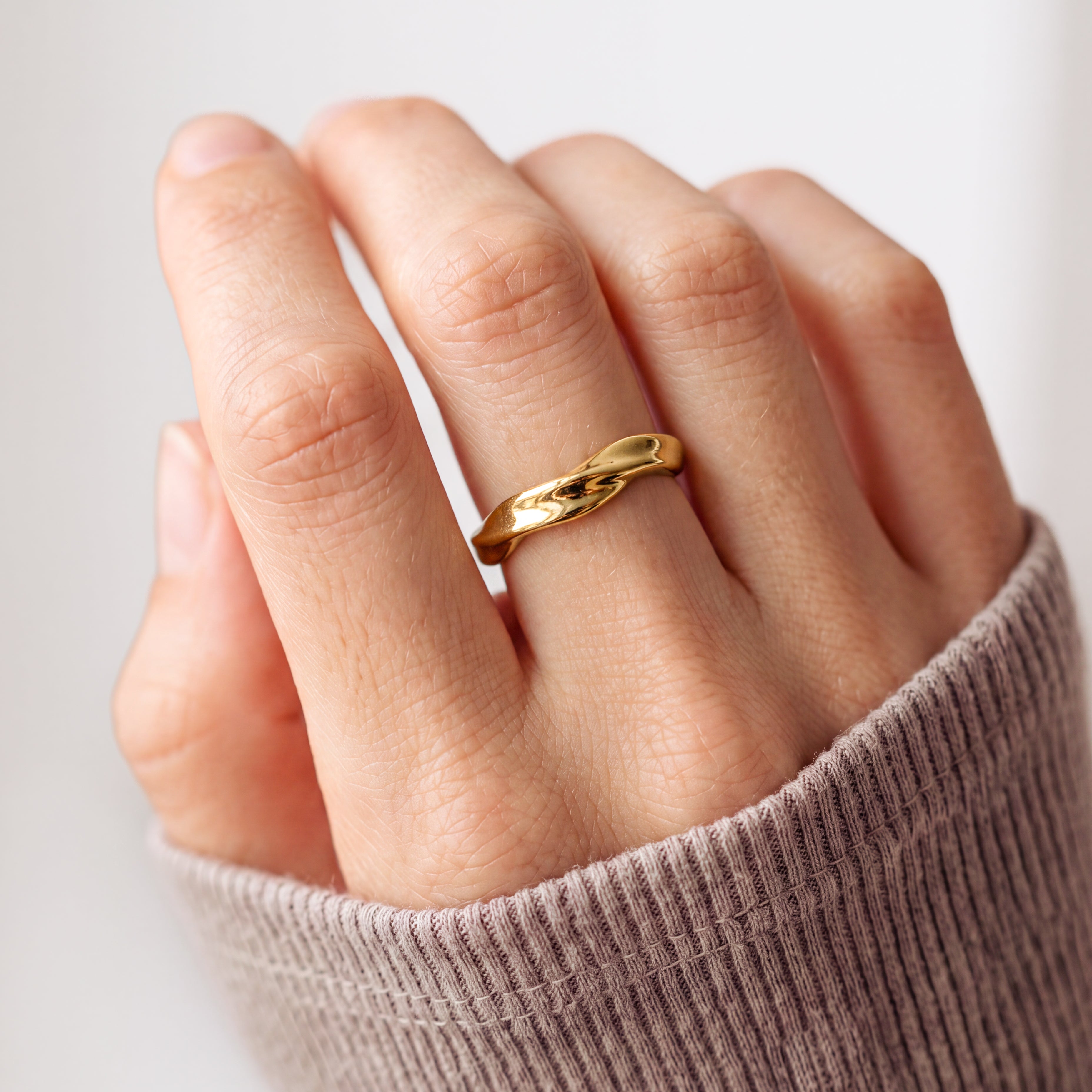 Twisted Band Ring