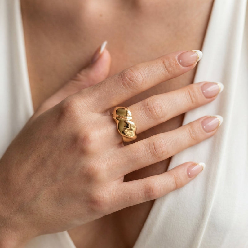 Curved Ring