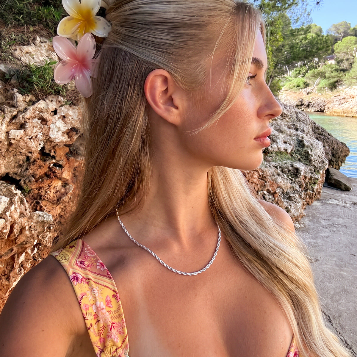 Lace Thin Necklace