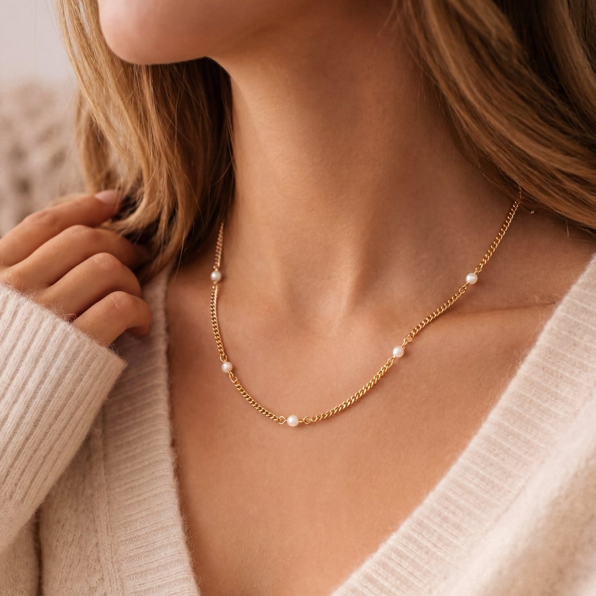 Small White Pearls Necklace